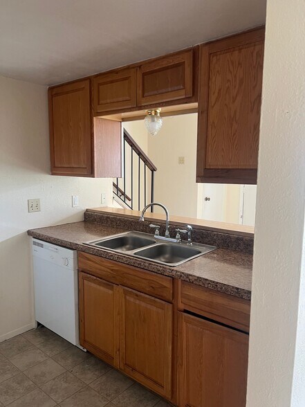 Building Photo - 4502 Hunt Cir