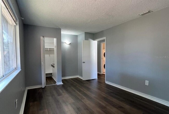 Building Photo - 1829 Bough Ave