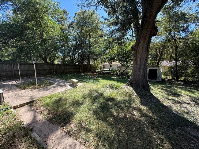 Building Photo - Updated 2 Bedroom House in LISD