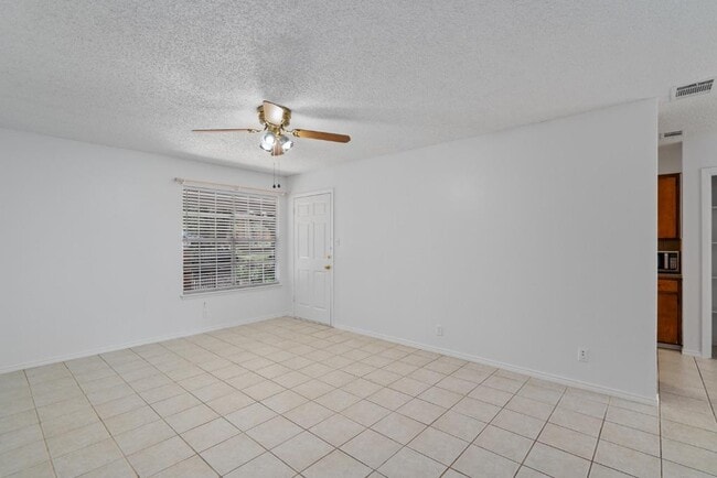 Building Photo - 6800 Mini Cir