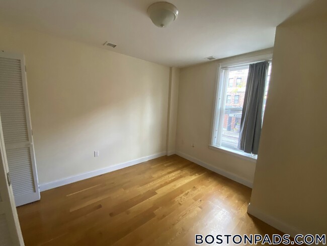 Building Photo - 90 Westland Ave