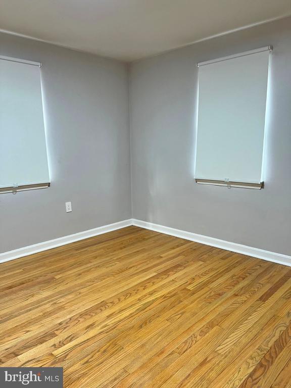Building Photo - 717 Elm Terrace