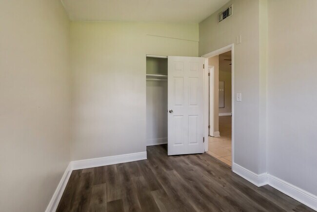 Building Photo - 3781 SW 41st St