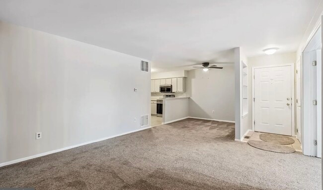 Building Photo - 15 Devon Pl