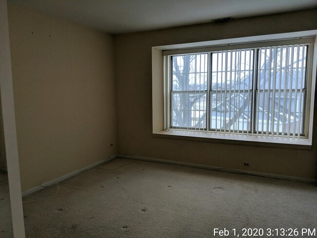 Building Photo - 249 Lynn Dr
