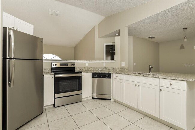 Building Photo - 557 Oak Branch Cir