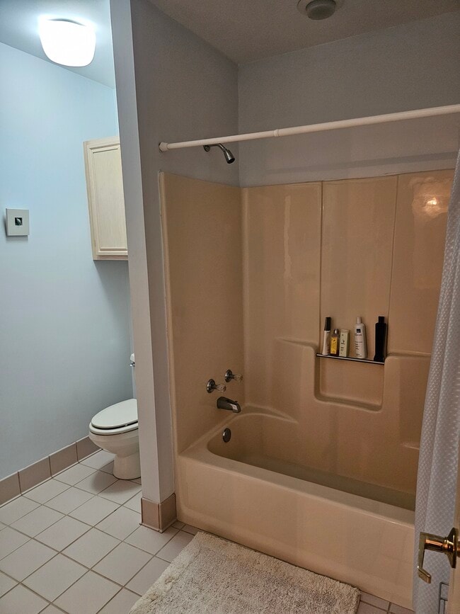 Building Photo - 5 Autumn Hill Ct