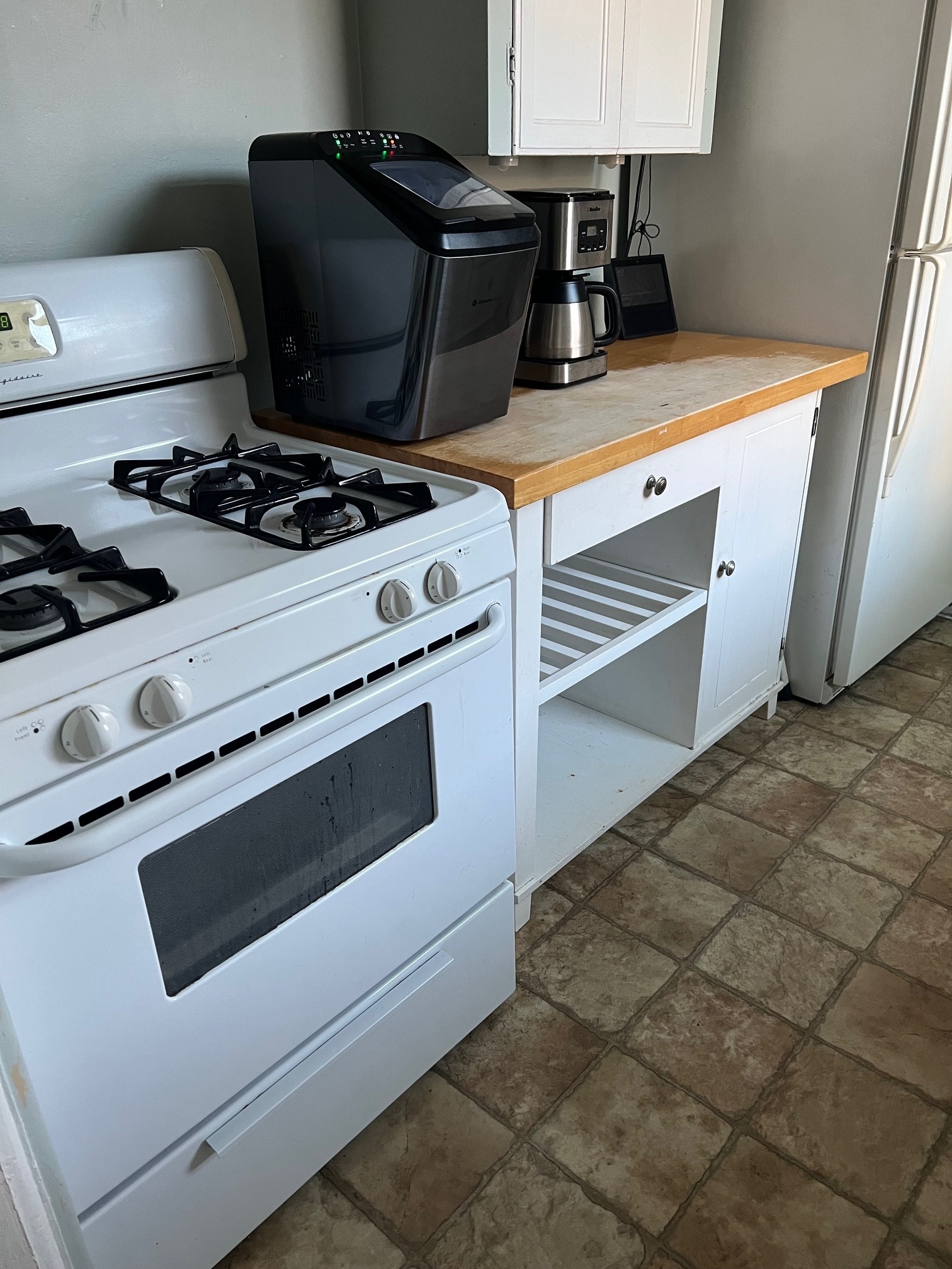 Building Photo - 4766 Aragon Dr