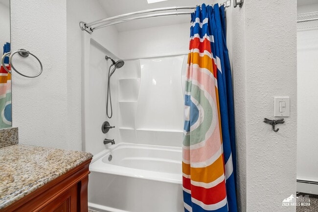 Building Photo - 6627 Zurich St