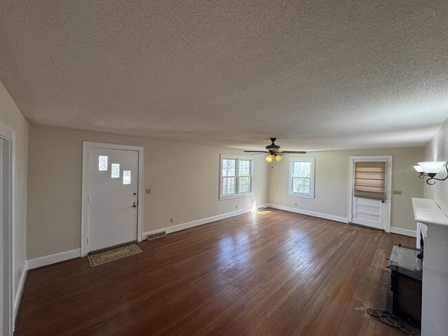 Building Photo - 108 Winding Creek Rd