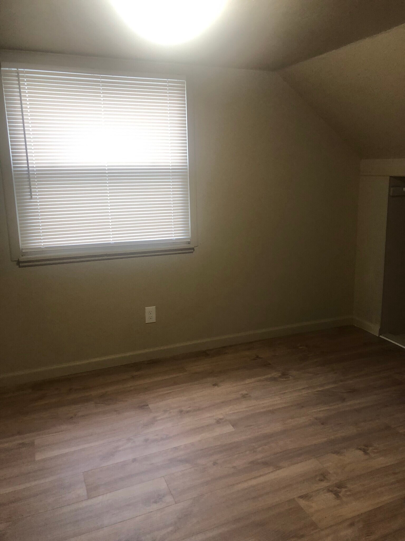 Building Photo - 3207 Alpena St