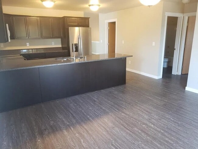 Building Photo - 7 Bedroom Home for Prelease in Sehome Neighborhood!