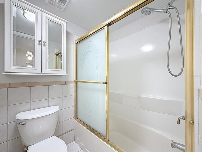 Building Photo - 890 N Village Dr