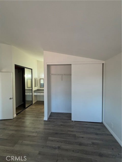 Building Photo - 9742 Willow Wood Dr