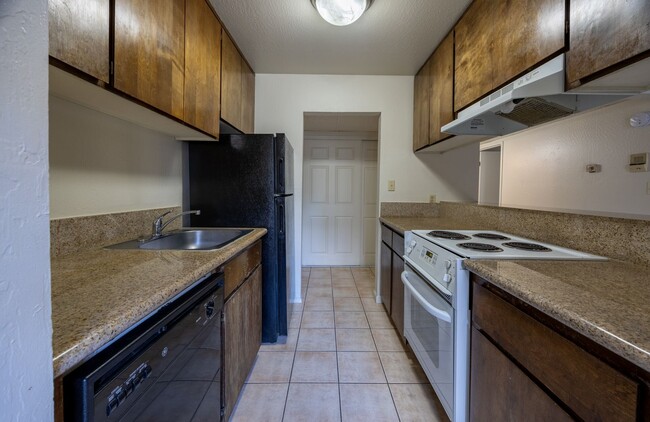 Building Photo - Coming Soon - WALK TO VIRGINIA LAKE!