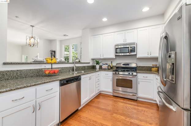Building Photo - 251 Birch Creek Dr
