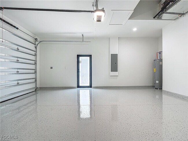 Building Photo - 323 NE 19th Terrace