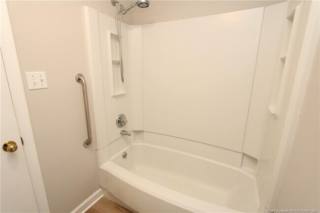 Building Photo - 118 Manhattan Ct