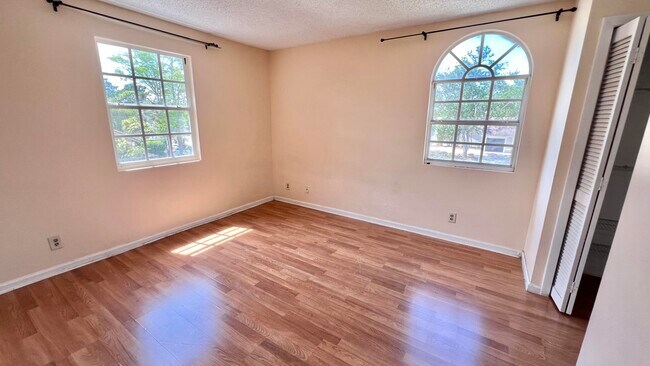 Building Photo - 13982 Morning Glory Dr