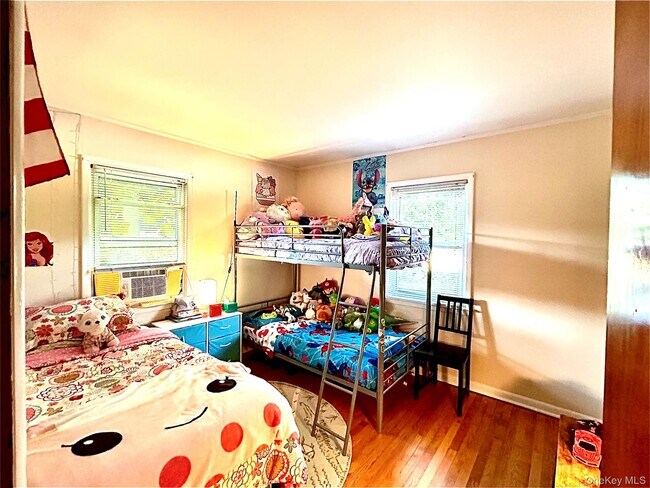 Building Photo - 102 Overocker Rd