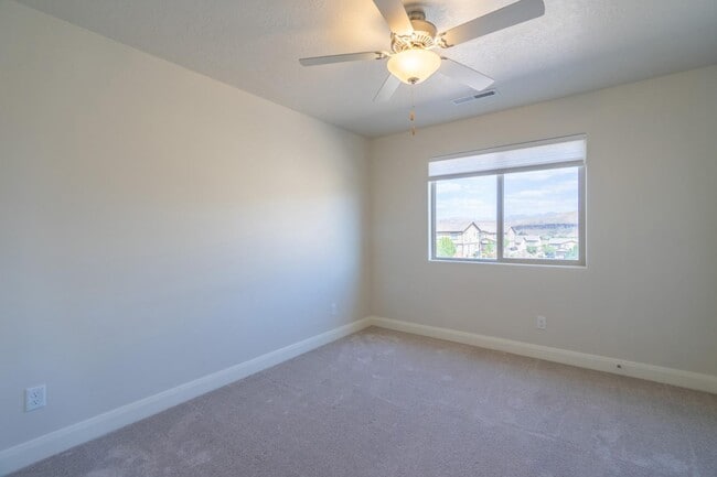 Building Photo - 548 N 550 W