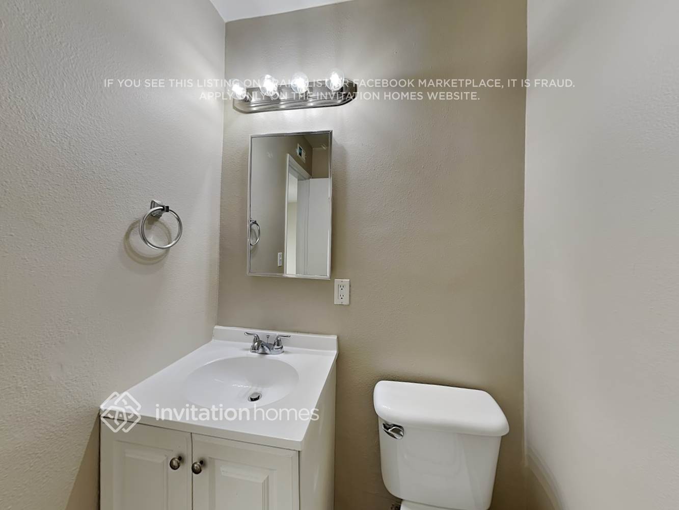 Building Photo - 2619 W Maple St