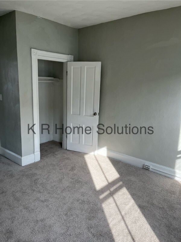 Building Photo - 246 Hatton St