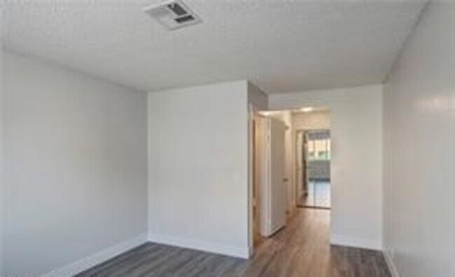 Building Photo - Beautifully Remodeled 1-Bedroom Condo in Desert Shores!