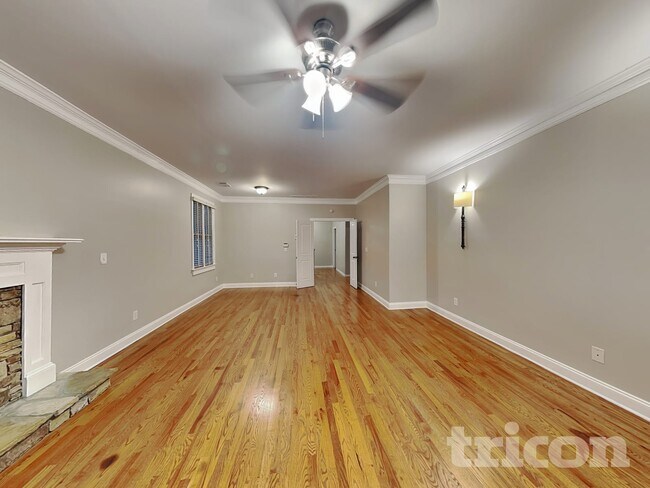Building Photo - 1442 Hedgewood Ln NW
