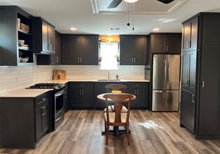 Building Photo - 4703 Park Dr