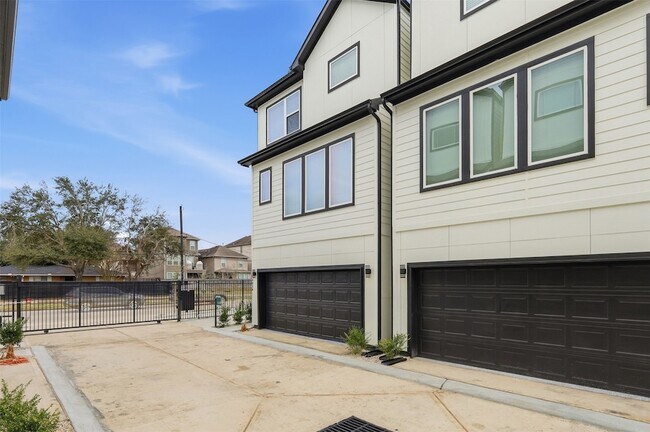 Building Photo - 9405 D Hammerly Boulevard Unit E
