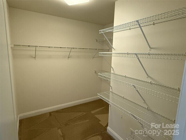 Building Photo - 350 Melbourne Ct