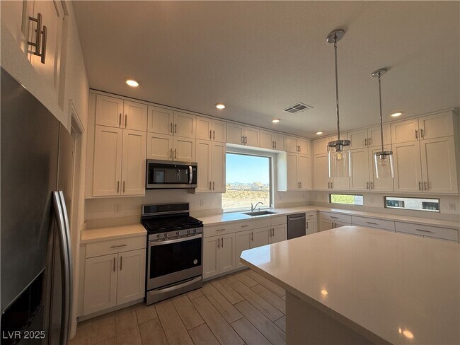 Building Photo - 7776 Rose Rock Way