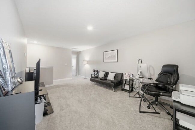 Building Photo - Located in the gated Hammocks community, professionally managed & PRIVATE OWNER