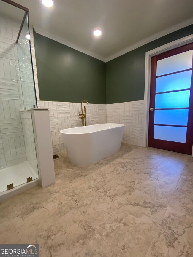 Building Photo - 297 Macon Ave