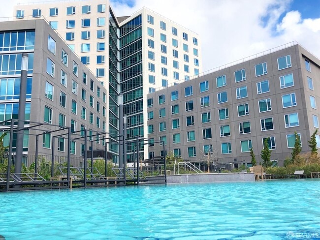 Building Photo - 1000 3rd St