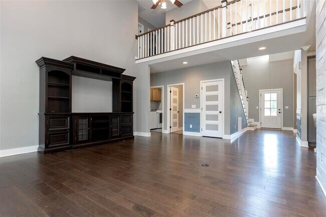 Building Photo - 413 Adalynn Cir