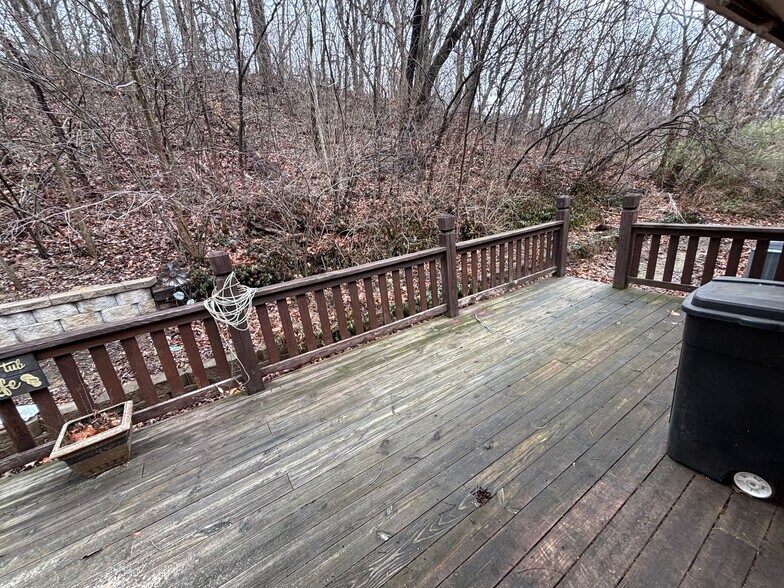 Building Photo - 607 Spruce Ave