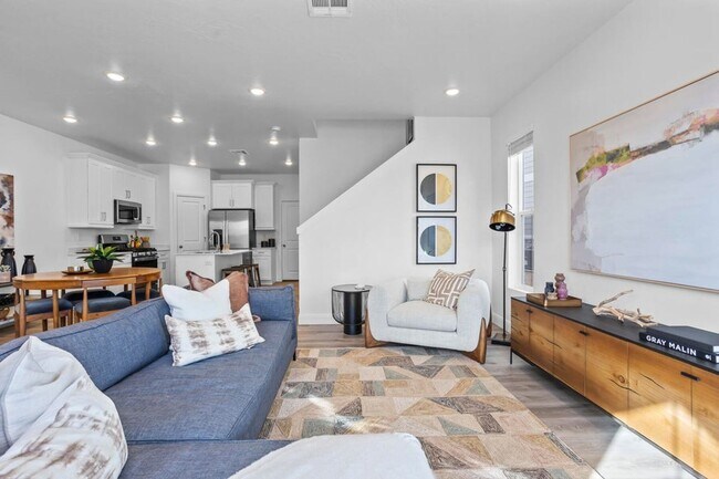 Building Photo - Lagoon Living! 3 Bedroom Townhome with Res...