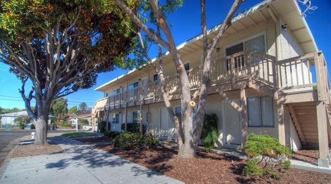 Building Photo - 505 Columbia Ave