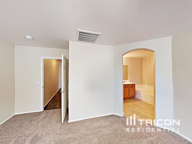 Building Photo - 45554 W Ranch Rd