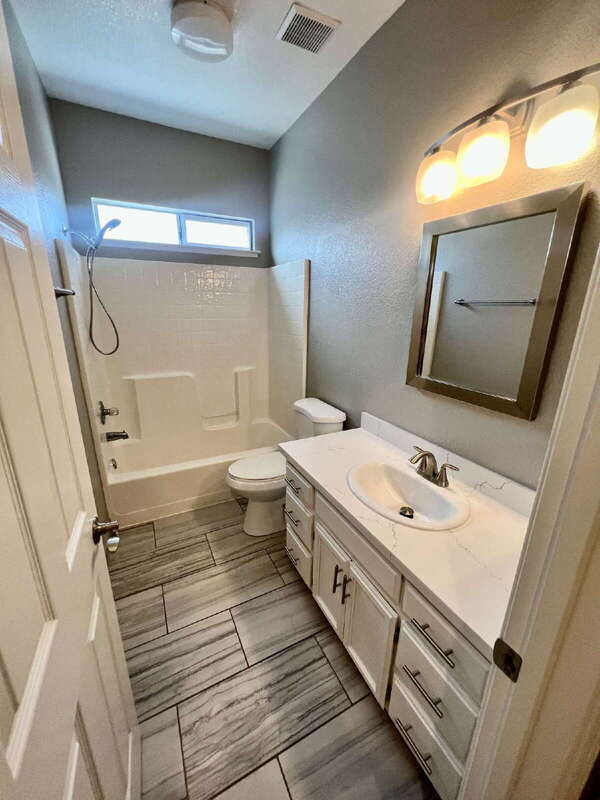 Building Photo - 1605 Paseo Flores Dr