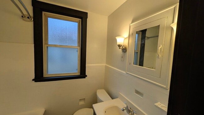 Building Photo - 3863 Brighton Rd