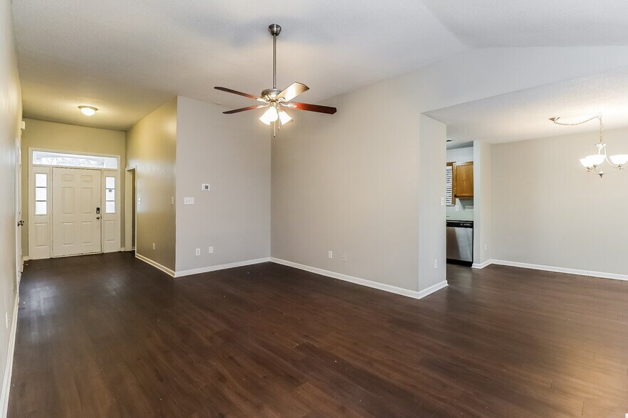 Building Photo - 12102 Kempshott Ct