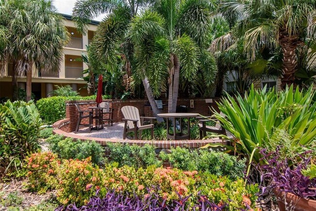 Building Photo - 504 S Armenia Ave