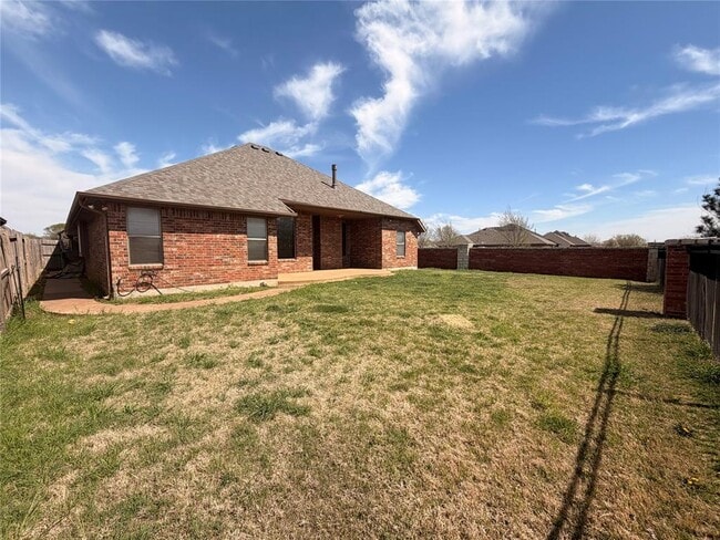 Building Photo - 2400 NW 151st St