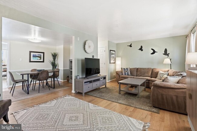 Building Photo - 9100 Omar Ct