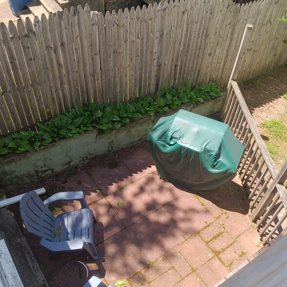 Rear Deck - 261 View St