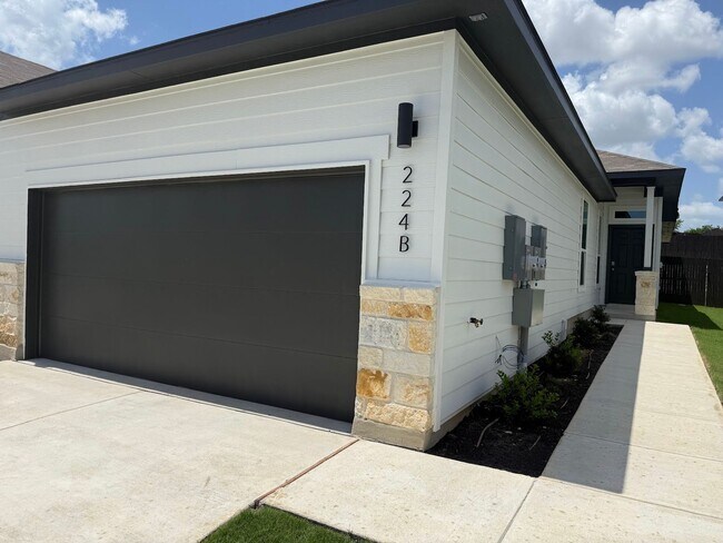 Building Photo - Come and See for Yourself Why Emma Park is...