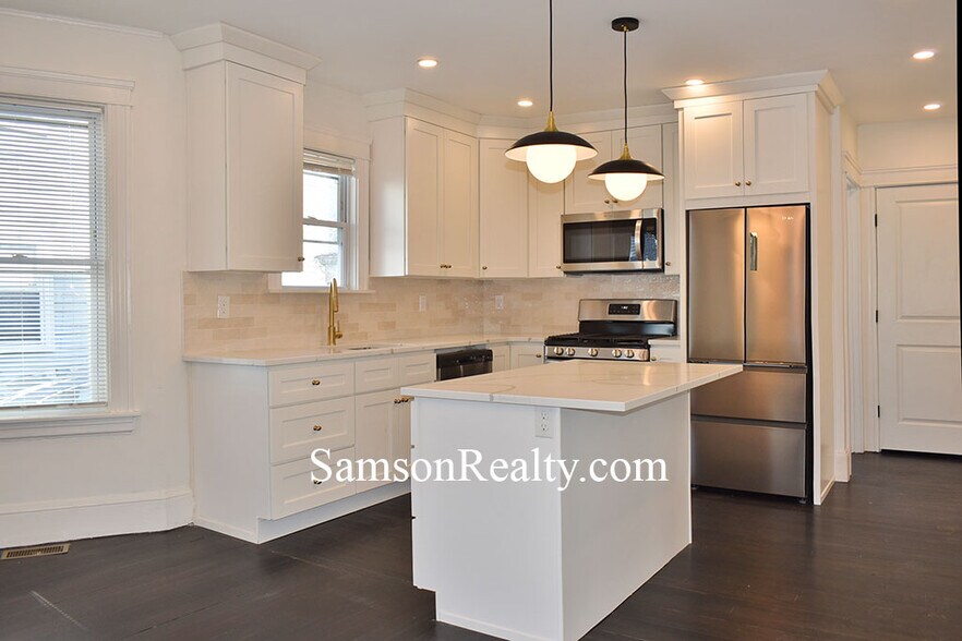 Building Photo - 405 Morris Ave